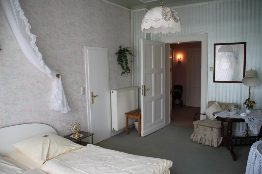 Hotel Villa Konigin Luise 巴特皮尔蒙特 客房 照片