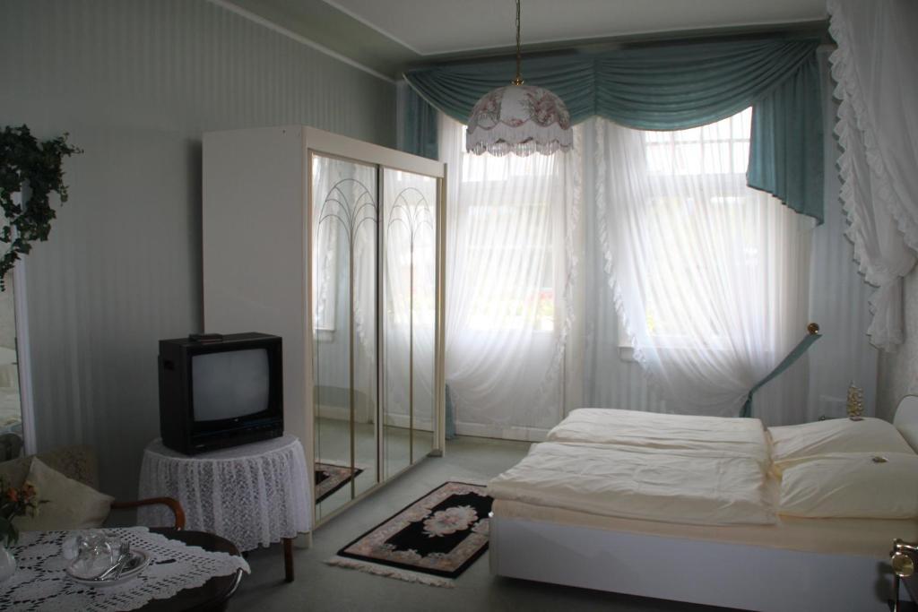 Hotel Villa Konigin Luise 巴特皮尔蒙特 客房 照片