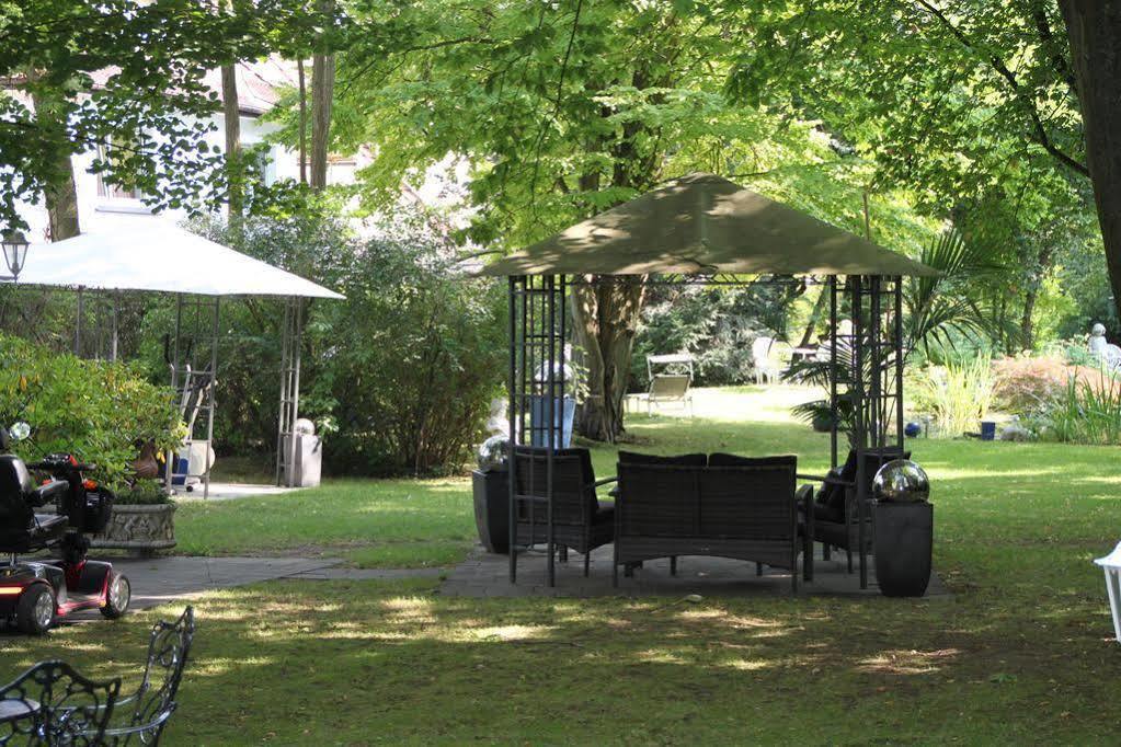 Hotel Villa Konigin Luise 巴特皮尔蒙特 外观 照片